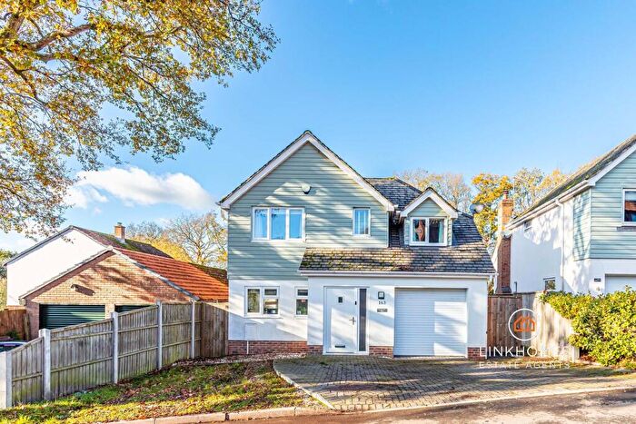 4 Bedroom Detached House For Sale In Hillside Road, Corfe Mullen, Wimborne, BH21