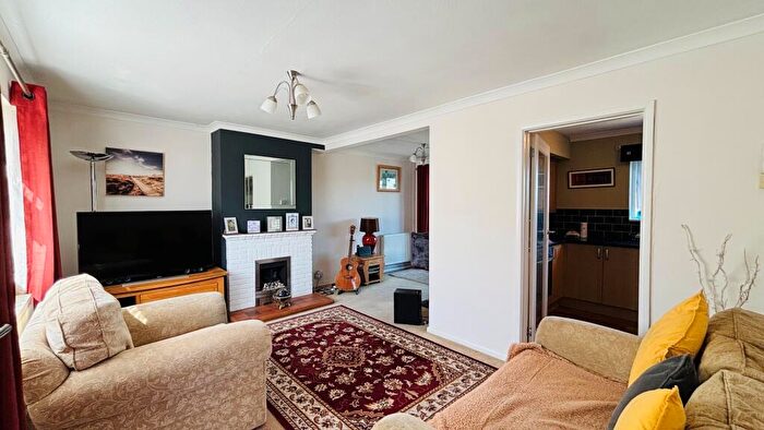 2 Bedroom End Of Terrace House For Sale In Priests Road, Swanage, Dorset, BH19 - Photo 5