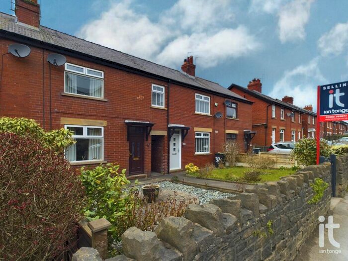 2 Bedroom Terraced House For Sale In Hayfield Road, New Mills, High Peak, SK22