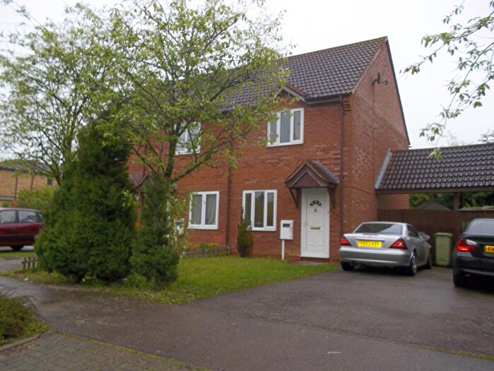 2 Bedroom Semi Detached House To Rent In Litchfield Down, Walnut Tree, Milton Keynes, MK7