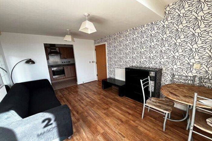 2 Bedroom Flat To Rent In Mason Way, Birmingham, B15