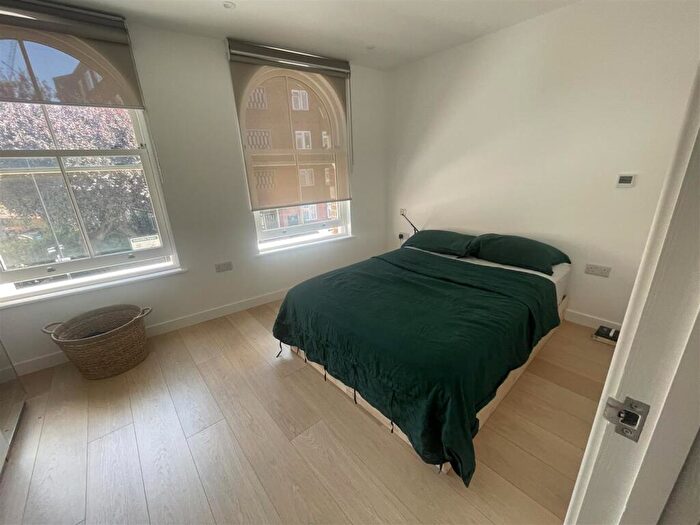 Apartment To Rent In Goldsmiths Row, London, E2