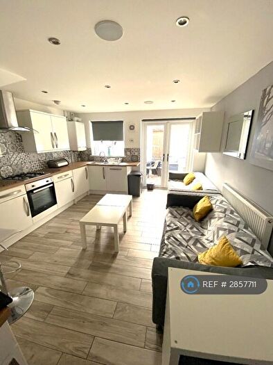 6 Bedroom Terraced House To Rent In Parkfield Place, Cardiff, CF14