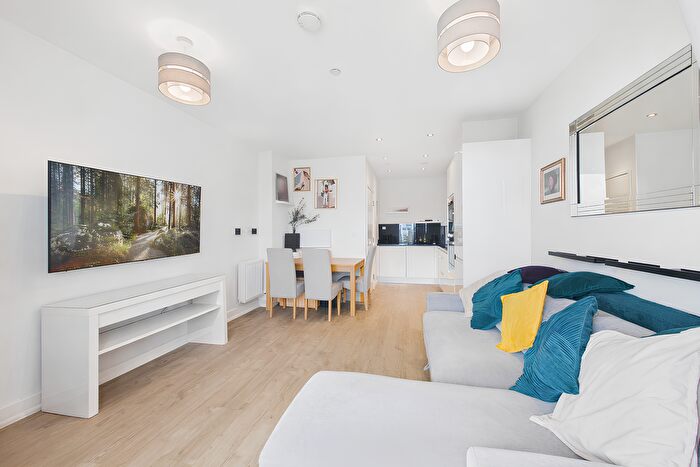 1 Bedroom Flat For Sale In Viscount House, Regency Heights, Lakeside Drive, London, NW10