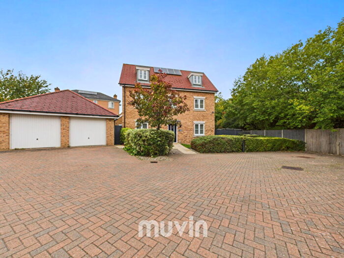 5 Bedroom Detached House For Sale In Mountford Close, Little Canfield, Dunmow, CM6