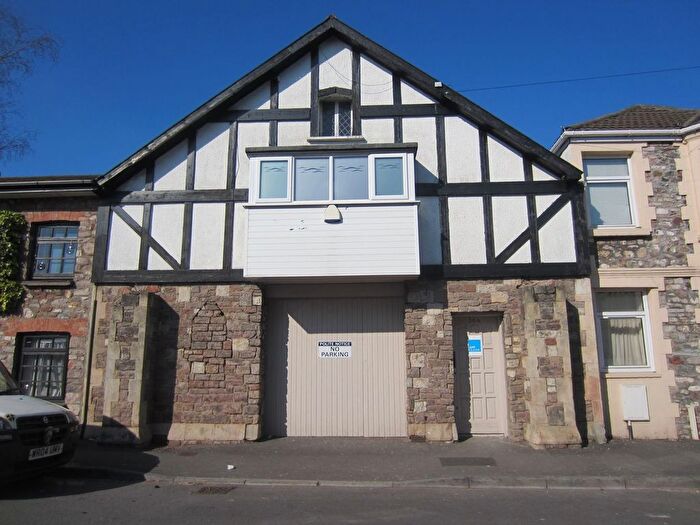 2 Bedroom Flat To Rent In Mill Road, Ely, Cardiff, CF5