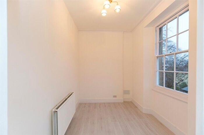1 Bedroom Apartment For Sale In Cotham Park, Bristol, BS6