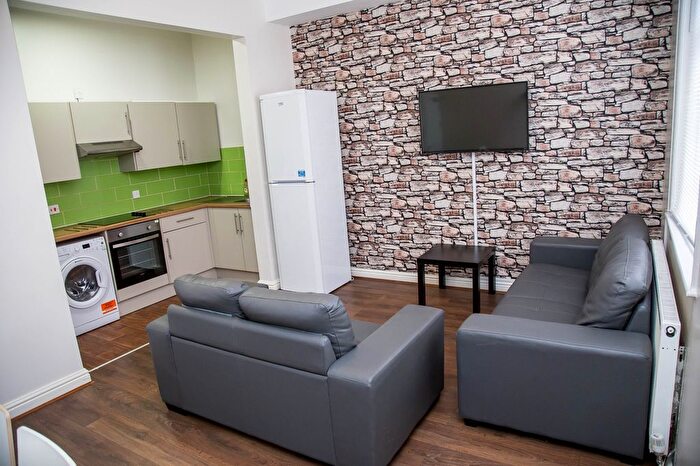 4 Bedroom Semi-Detached House To Rent In Trafford Street, Preston, PR1