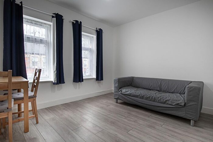 1 Bedroom Flat To Rent In Pitcroft Avenue, Reading, RG6