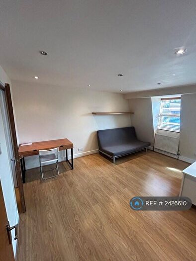 Studio To Rent In Bethnal Green, London, E2