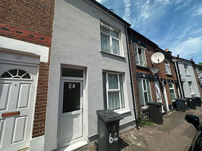 3 Bedroom Terraced House To Rent In Princess Street, Luton, Bedfordshire, LU1