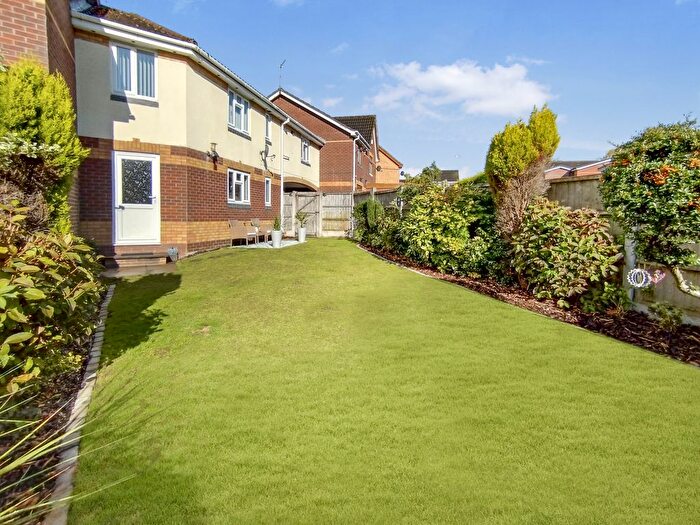 2 Bedroom Town House For Sale In Lapwing Road, Kidsgrove, Stoke-On-Trent, ST7