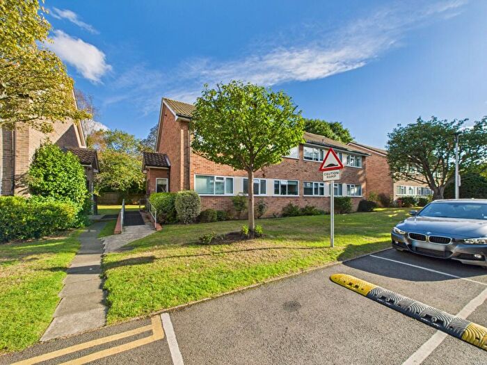 2 Bedroom Flat For Sale In Lansdown Road, Sidcup, Kent, DA14
