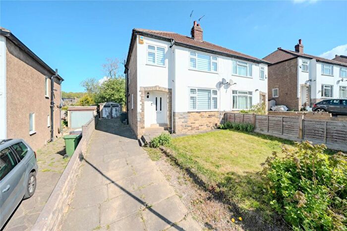 3 Bedroom Semi Detached House For Sale In West Lea Gardens, Leeds, West Yorkshire, LS17