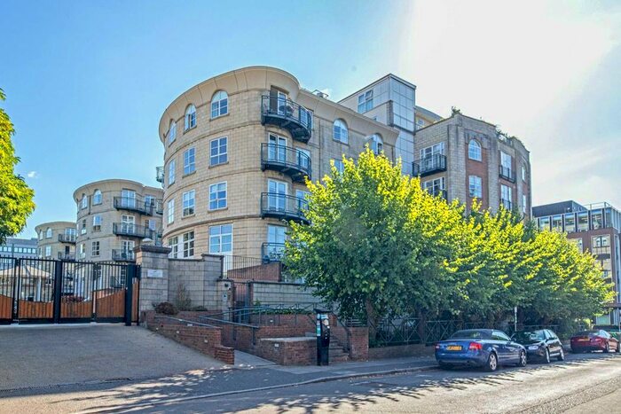 1 Bedroom Flat To Rent In Worple Road, London, SW19