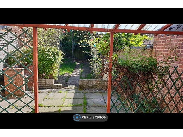 3 Bedroom Terraced House To Rent In Chestnut Road, Southampton, SO16