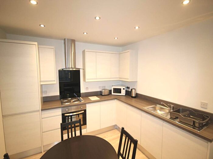 2 Bedroom Flat To Rent In Sunbridge Road, Bradford, BD1
