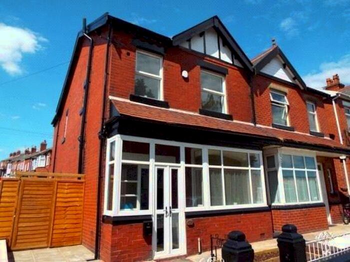 Houses for sale & to rent in BL9 7NS, Topping Fold Road, East Bury