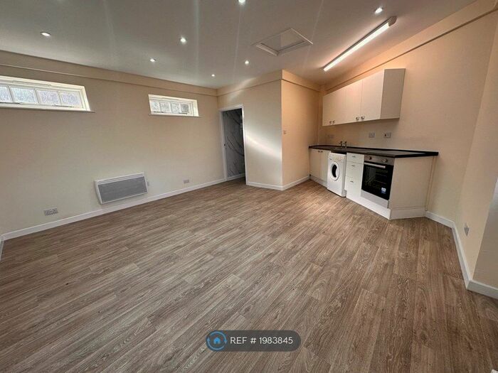 1 Bedroom Bungalow To Rent In Windsor Road, Chobham, Woking, GU24