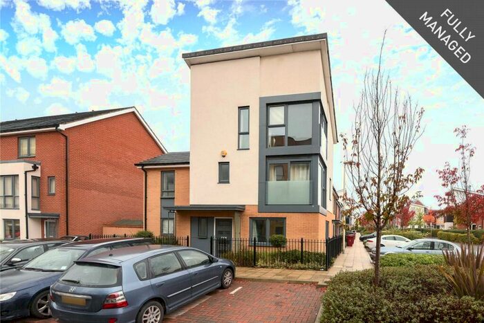 4 Bedroom Town House To Rent In Drake Way, Reading, Berkshire, RG2