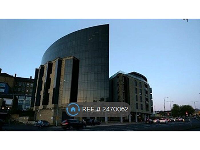 2 Bedroom Flat To Rent In Leeds Road, Bradford, BD1