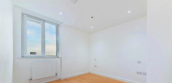 1 Bedroom Flat To Rent In - Sydenham Rd, Croydon, CR0