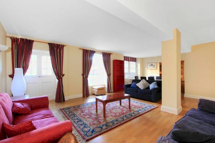 2 Bedroom Flat To Rent In Tamarind Court, Gainsford Street, London, SE1