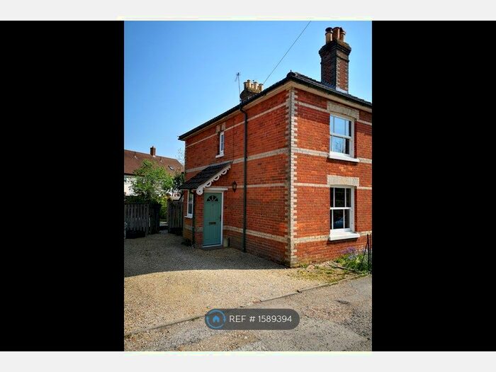 2 Bedroom Semi-Detached House To Rent In Nursery Road, Ringwood, BH24