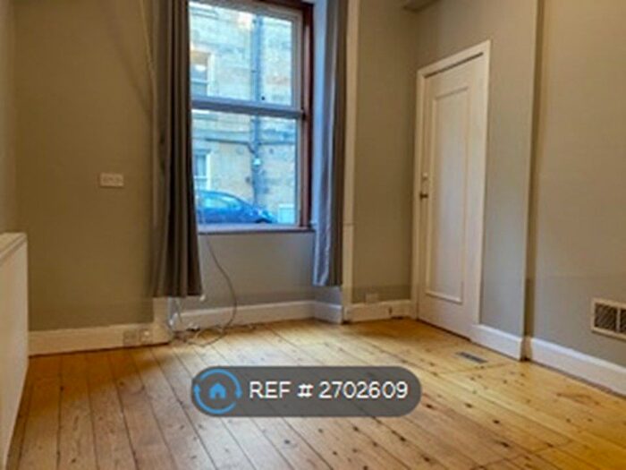 1 Bedroom Flat To Rent In Waverley Park, Edinburgh, EH8