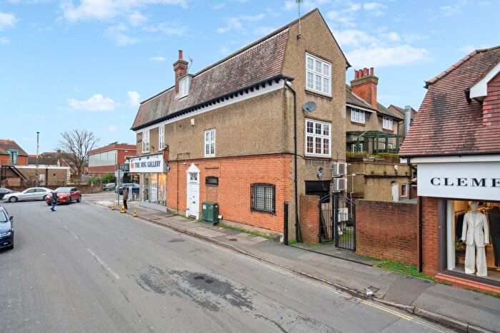2 Bedroom Flat To Rent In The Broadway, Penn Road, Beaconsfield, Buckinghamshire, HP9