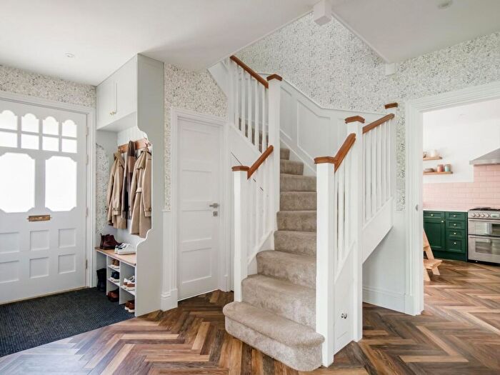4 Bedroom Detached House For Sale In Hawkwell Park Drive, Hockley, SS5