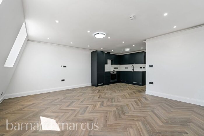 Studio To Rent In Chiswick High Road, London, W4