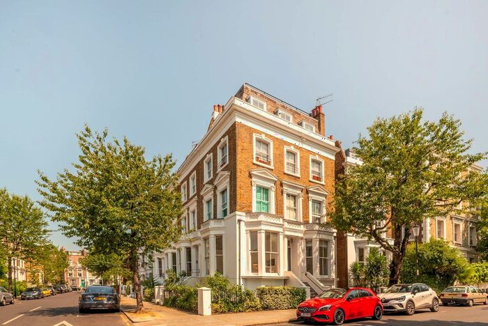Studio To Rent In Blenheim Crescent, Notting Hill, London, W11