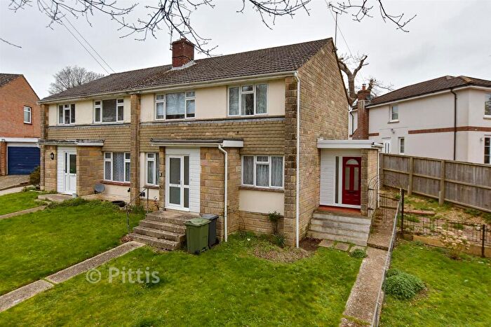 2 Bedroom Maisonette For Sale In Chestnut Close, Newport, Isle Of Wight, PO30