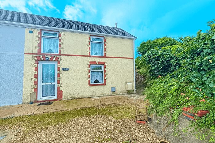 3 Bedroom Semi-detached House For Sale In Penclawdd, SA4