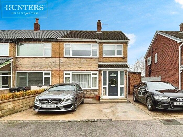 3 Bedroom Semi-detached House For Sale In St. Pauls Parade, Barnsley, S71