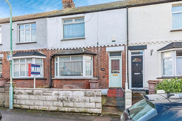 2 Bedroom Terraced House For Sale In Corporation Road, Gillingham, Kent, ME7