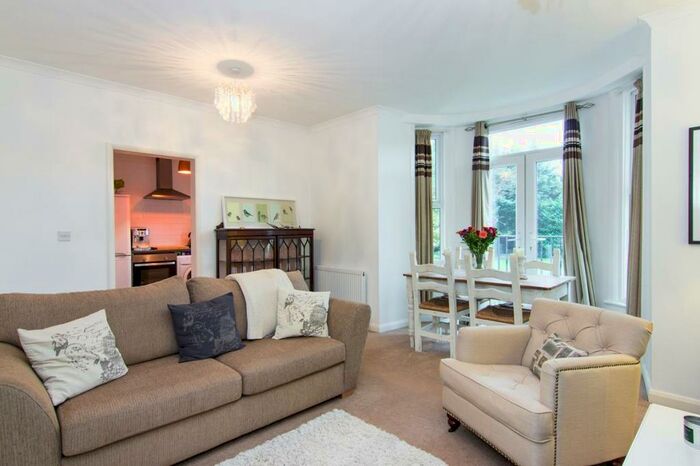 1 Bedroom Apartment To Rent In Flat St Marks Hill, Surbiton, KT6