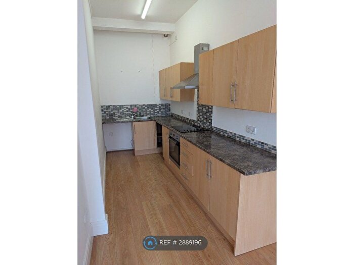 2 Bedroom Flat To Rent In Erskine Road, Colwyn Bay, LL29
