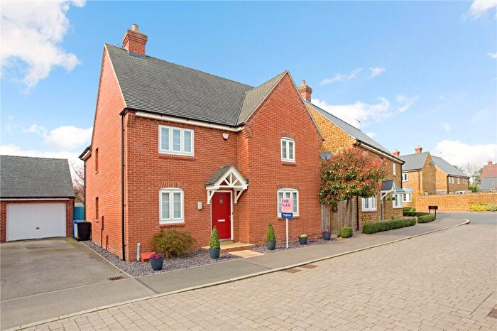 4 Bedroom Detached House For Sale In Remembrance Close, Middleton Cheney, OX17