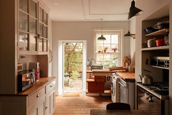 2 Bedroom Flat For Sale In East Dulwich Road, East Dulwich, SE22