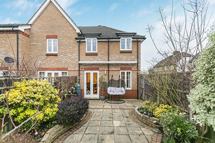 3 Bedroom End Of Terrace House For Sale In Farrier Place, Sutton, SM1