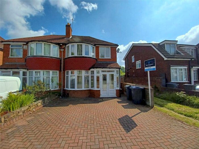 3 Bedroom Semi-Detached House To Rent In Turnberry Road, Birmingham, West Midlands, B42