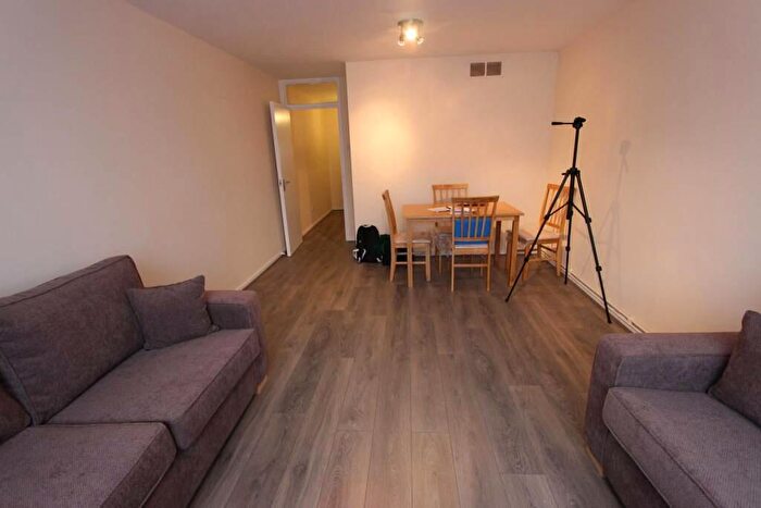 2 Bedroom Apartment To Rent In Crescent Road, London, N22