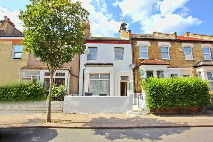1 Bedroom Property To Rent In Queens Road, London, N11