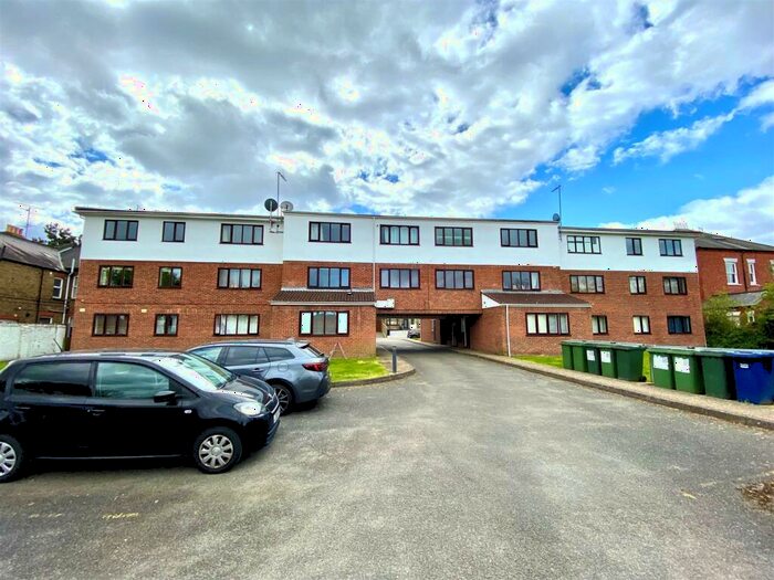 Studio To Rent In Leicester Road, Barnet, EN5