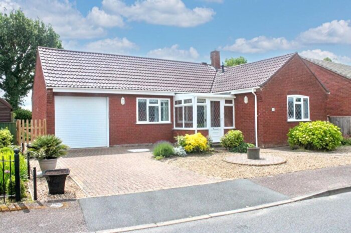 2 Bedroom Detached Bungalow For Sale In Meadow Close, Holt, Norfolk, NR25