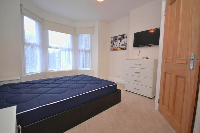 1 Bedroom Terraced House To Rent In Palmer Park Avenue, Reading, Berkshire RG6