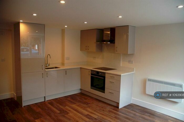 1 Bedroom Flat To Rent In Regents Park Road, London, N3