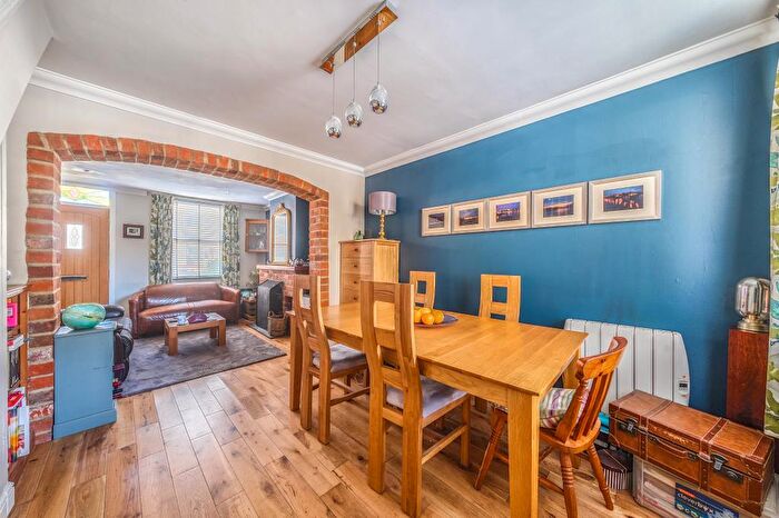 2 Bedroom Terraced House For Sale In East Reading, Berkshire, RG1